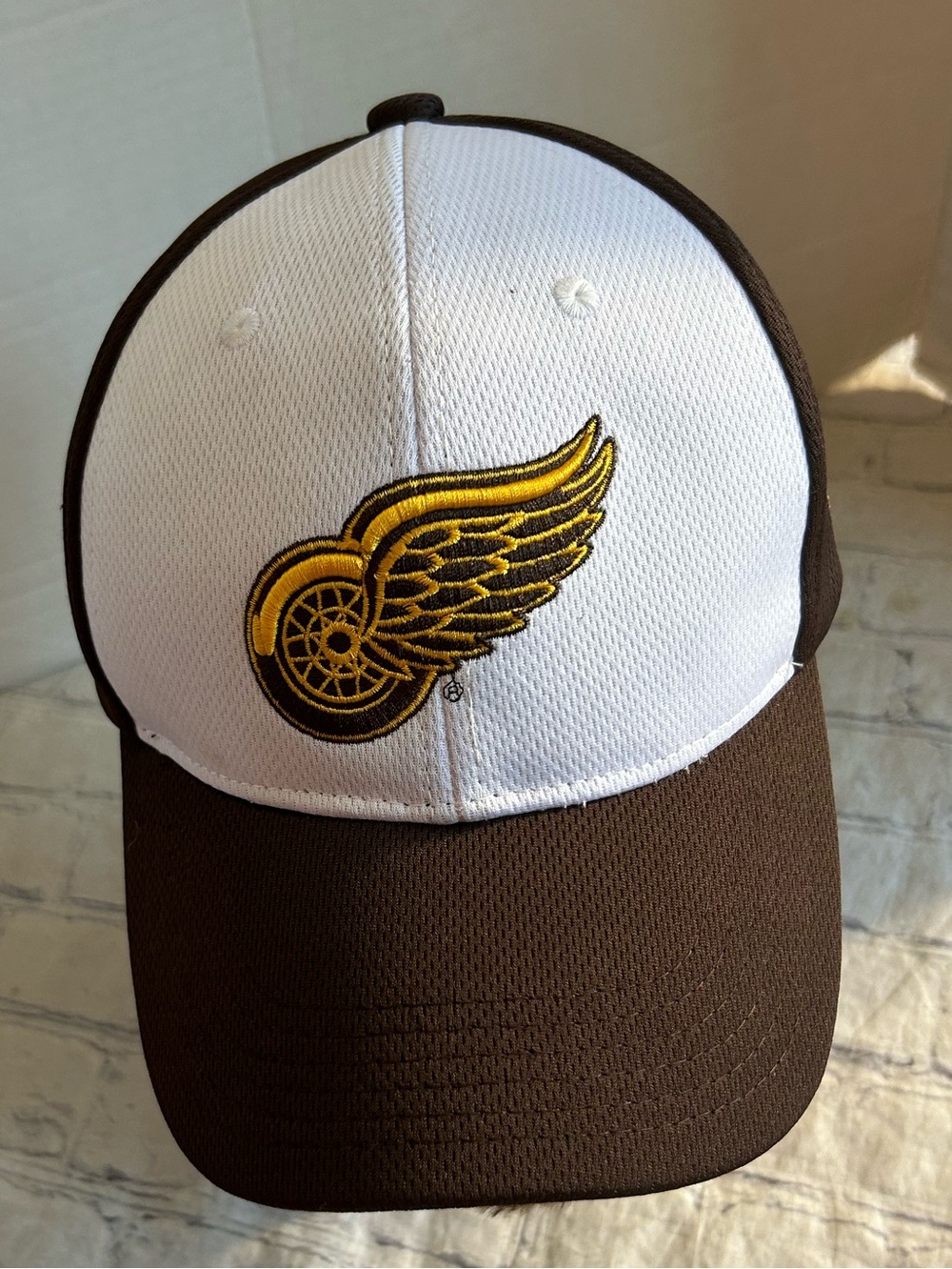 MELONWEAR DETROIT REDWINGS SNAPBACK BROWN/WHITE/YELLOW GOLD W BASEBALL CAP O/S